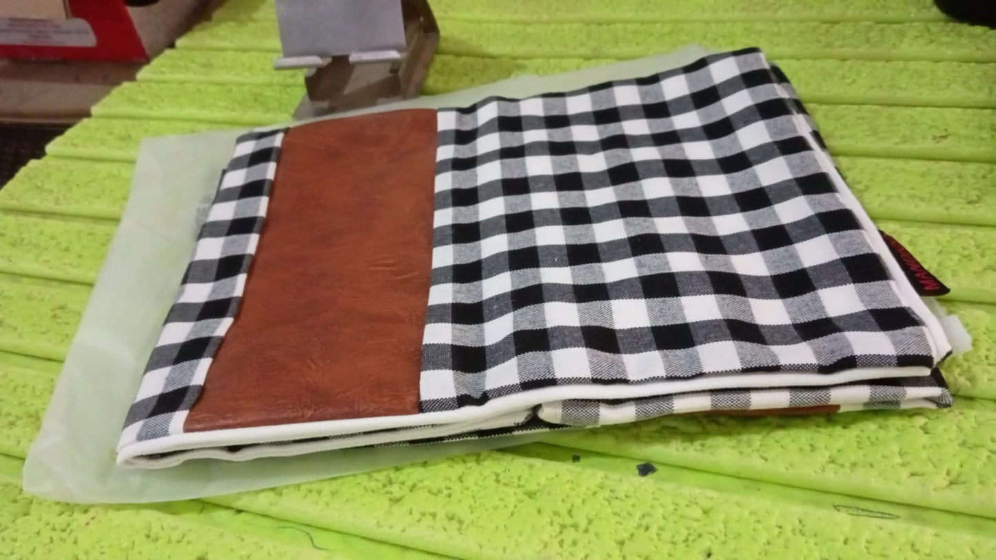 Close-up of the durable fabric and smooth zipper on a 17x17 inch cushion cover.