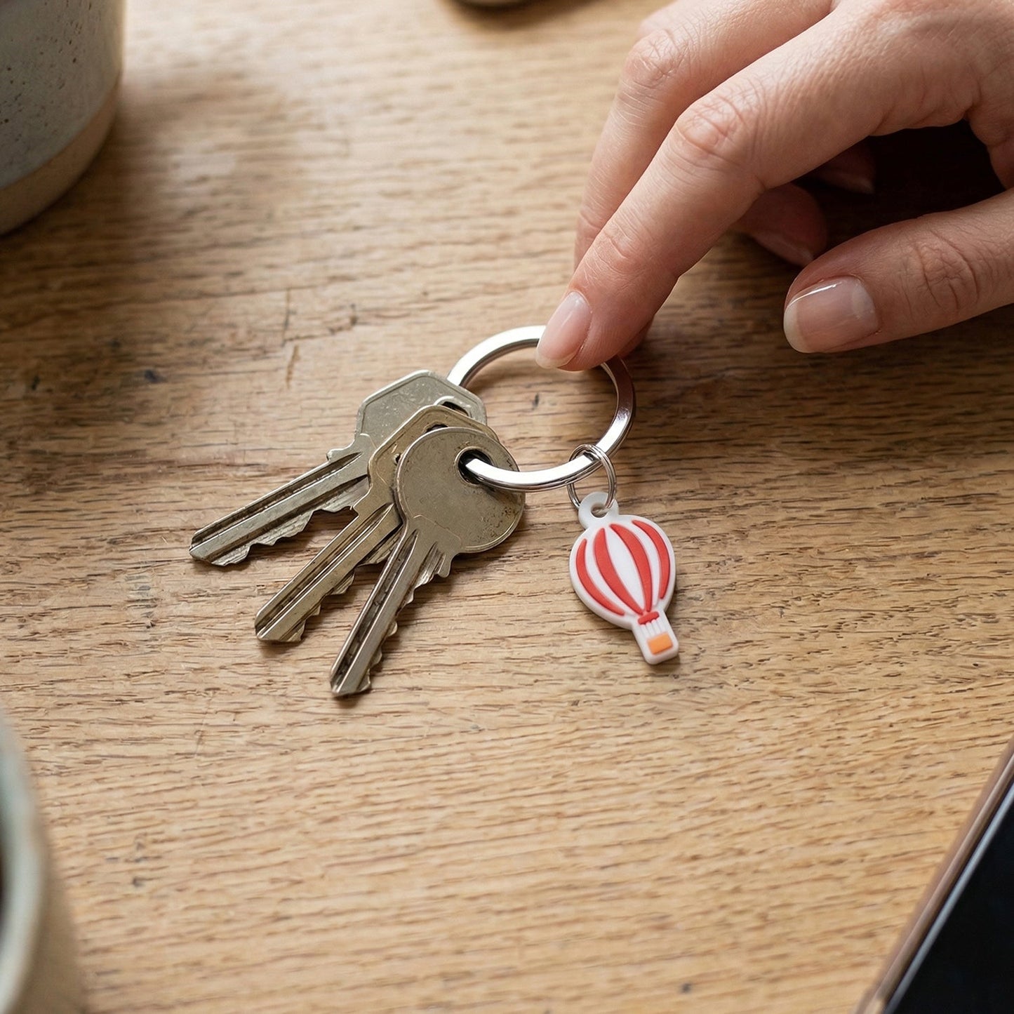Decorative hot air balloon keychain set with colorful designs
